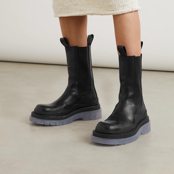 BOTTEGA VENETA Tire rubber-trimmed leather Chelsea boots - Picture 2 of 4